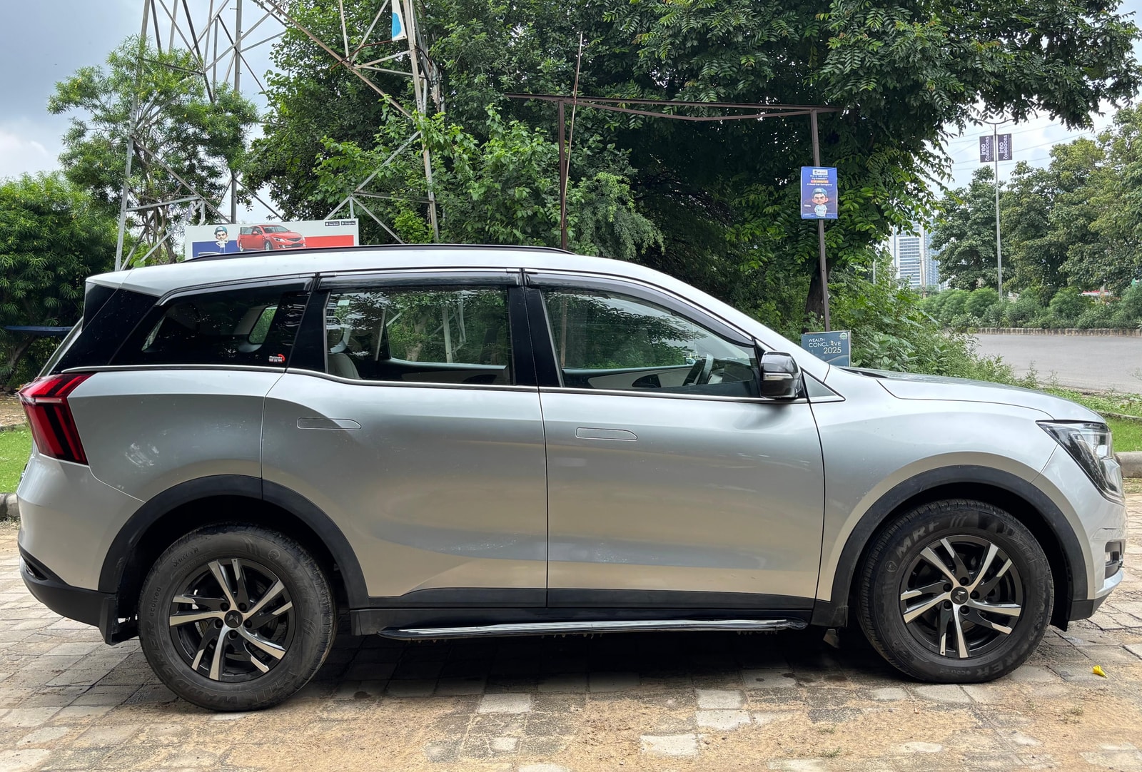 Used 2022 Mahindra XUV700 Used 2022 Mahindra XUV700