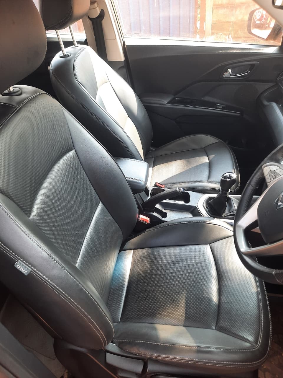 Used 2022 Mahindra XUV300 Used 2022 Mahindra XUV300