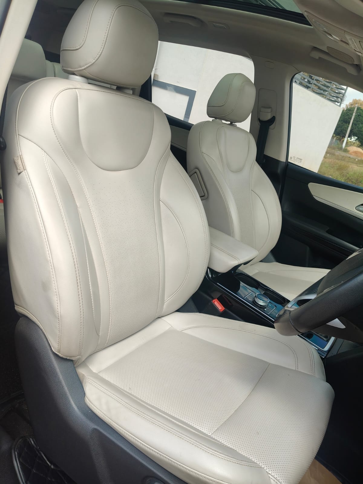 Used 2022 Mahindra XUV700 Used 2022 Mahindra XUV700