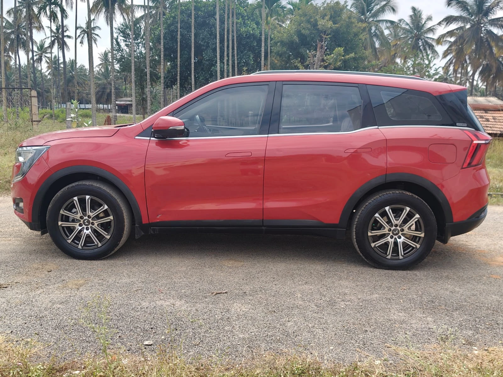 Used 2022 Mahindra XUV700 Used 2022 Mahindra XUV700