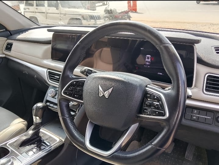 Used 2021 Mahindra XUV700 Used 2021 Mahindra XUV700