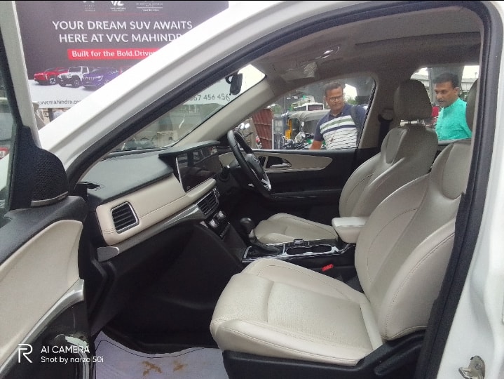 Used 2023 Mahindra XUV700 Used 2023 Mahindra XUV700