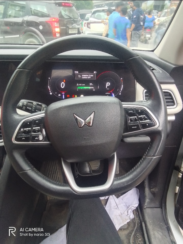 Used 2023 Mahindra XUV700 Used 2023 Mahindra XUV700