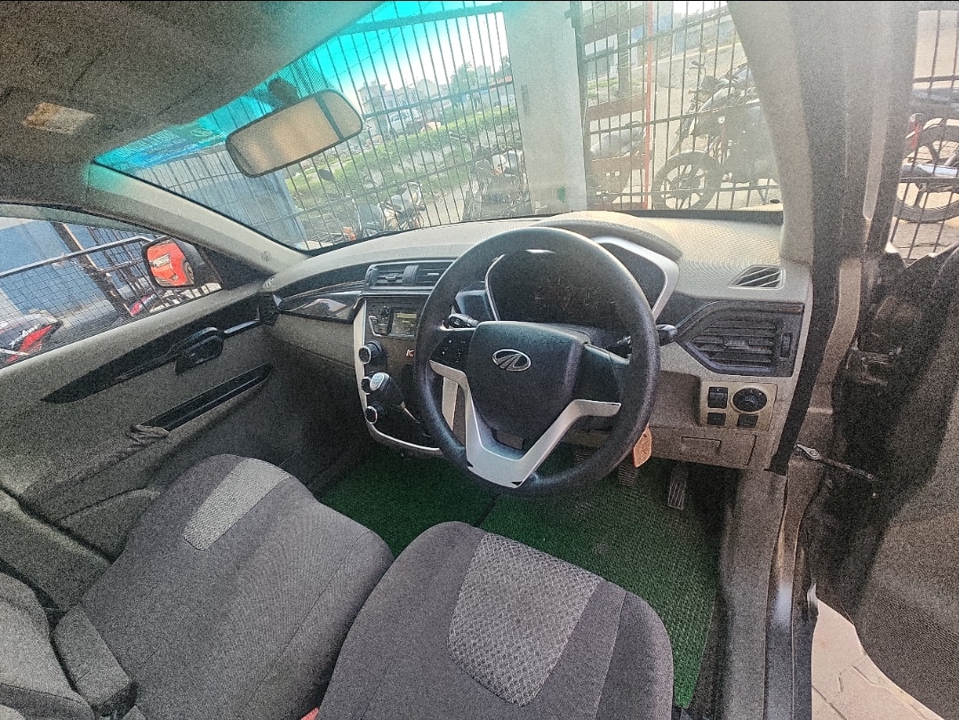 Used 2016 Mahindra KUV100 Used 2016 Mahindra KUV100