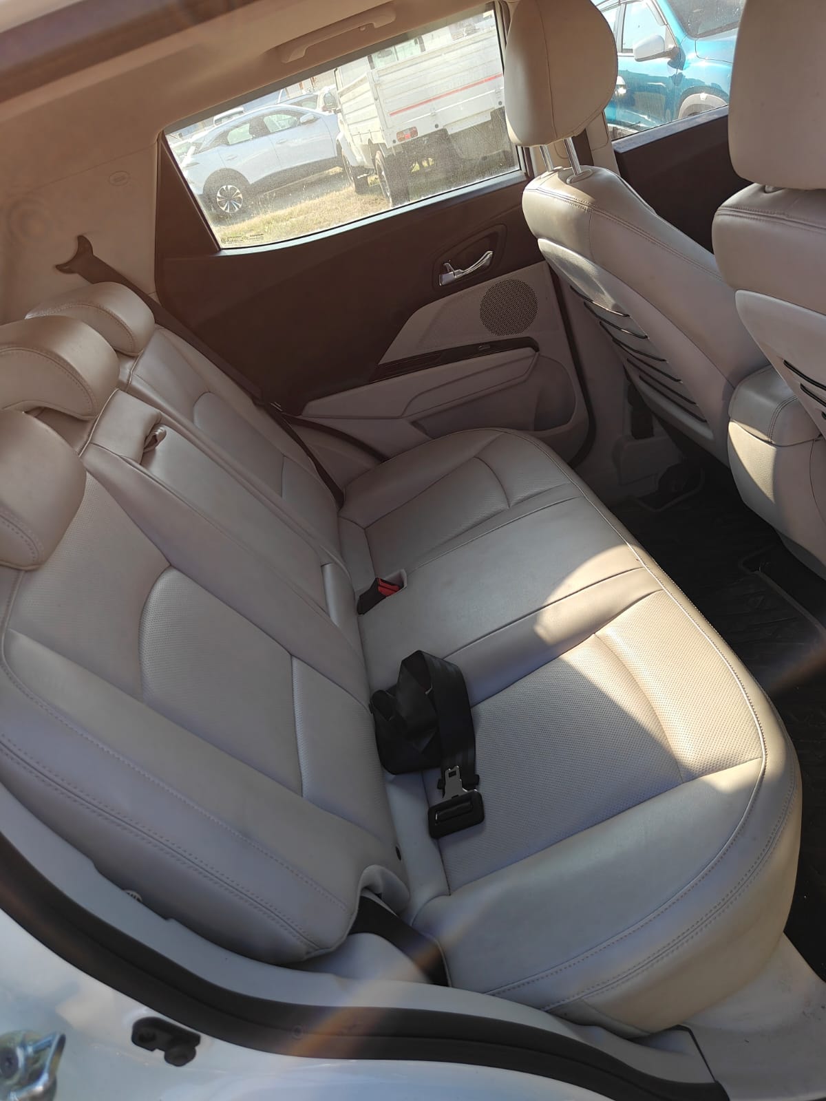 Used 2023 Mahindra XUV300 Used 2023 Mahindra XUV300