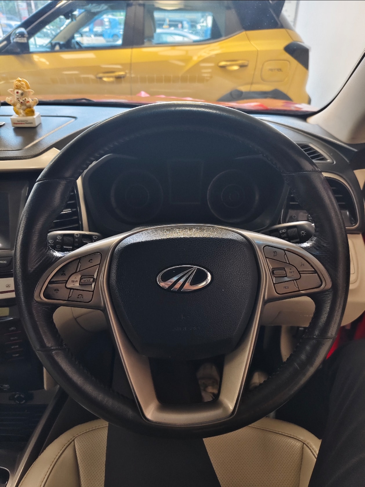 Used 2021 Mahindra XUV300 Used 2021 Mahindra XUV300
