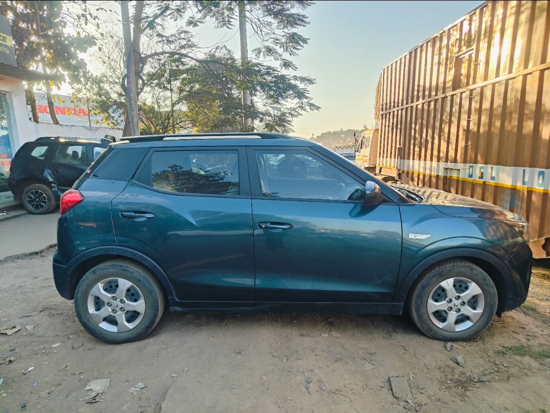 Used 2023 Mahindra XUV300 Used 2023 Mahindra XUV300