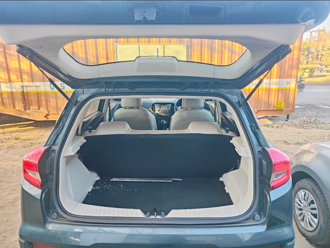 Used 2023 Mahindra XUV300 Used 2023 Mahindra XUV300