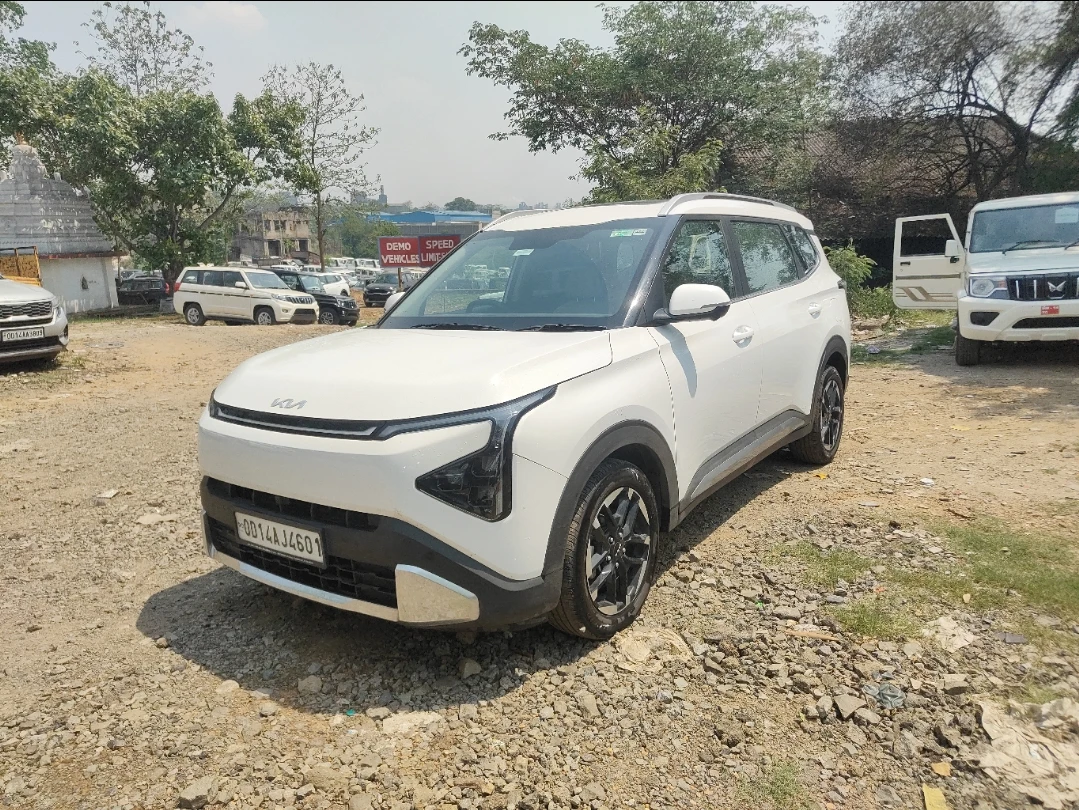 Used 2025 Kia Carens Clavis Used 2025 Kia Carens Clavis
