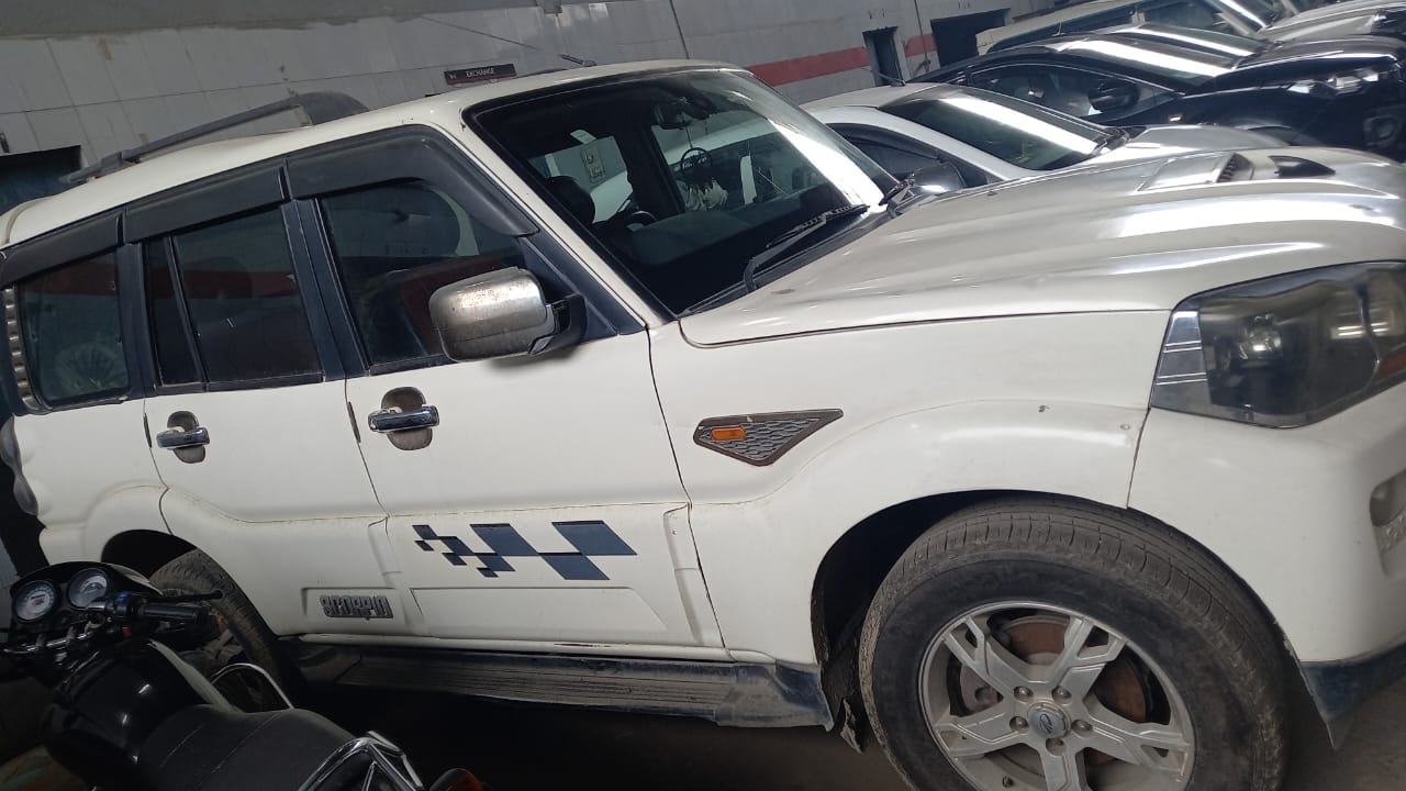 Used 2015 Mahindra Scorpio Used 2015 Mahindra Scorpio