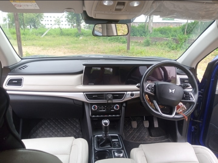 Used 2021 Mahindra XUV700 Used 2021 Mahindra XUV700