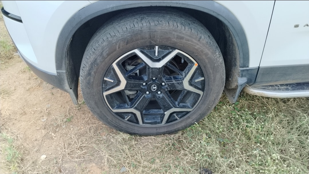 Used 2023 Tata Safari Used 2023 Tata Safari