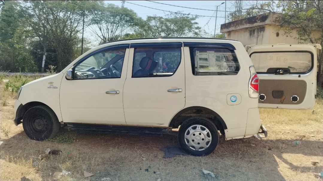 Used 2013 Mahindra Xylo Used 2013 Mahindra Xylo