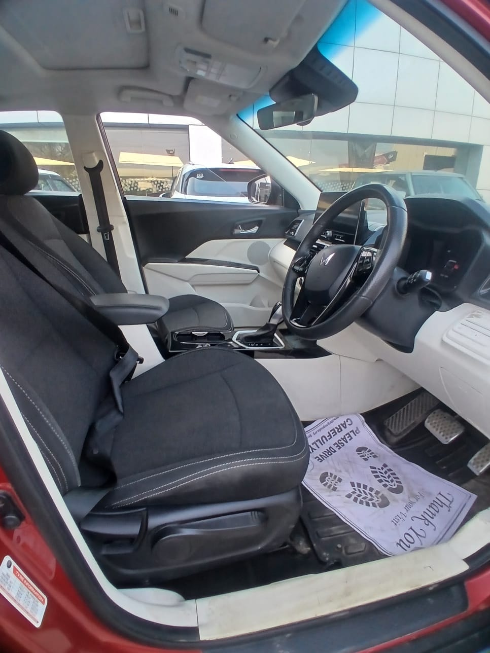 Used 2024 Mahindra XUV 3XO Used 2024 Mahindra XUV 3XO