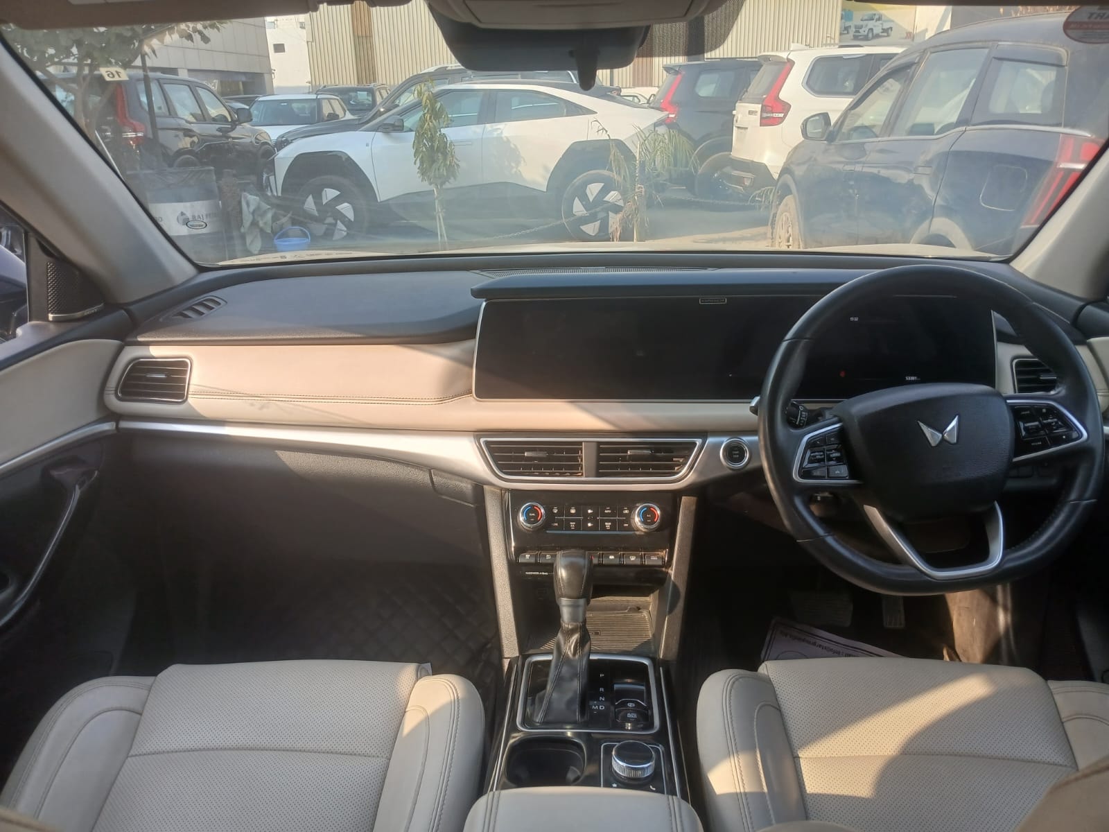 Used 2023 Mahindra XUV700 Used 2023 Mahindra XUV700