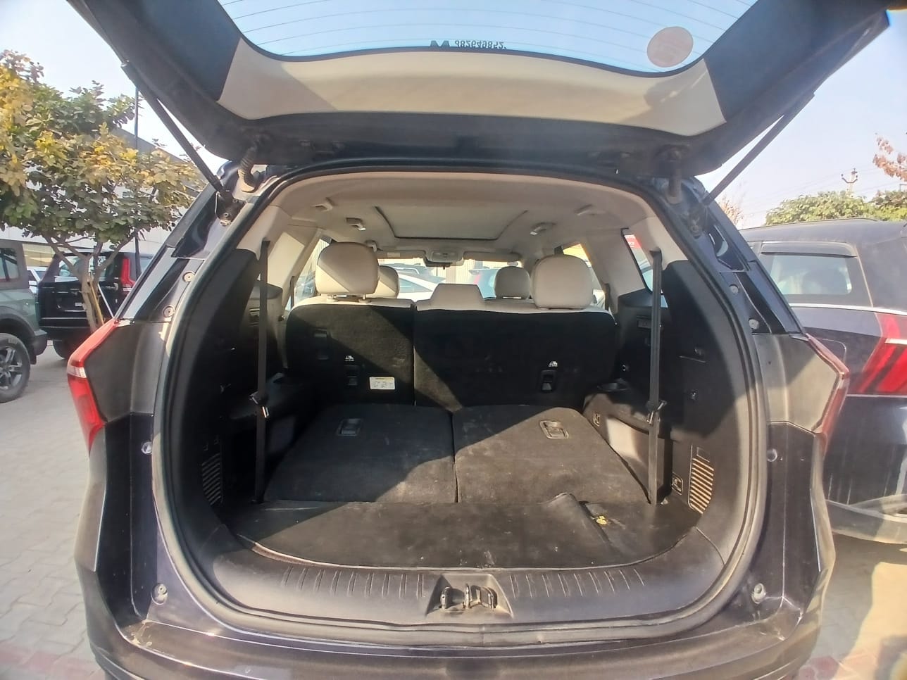 Used 2023 Mahindra XUV700 Used 2023 Mahindra XUV700