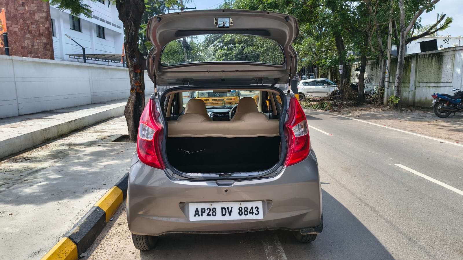 Used 2013 Hyundai EON Used 2013 Hyundai EON