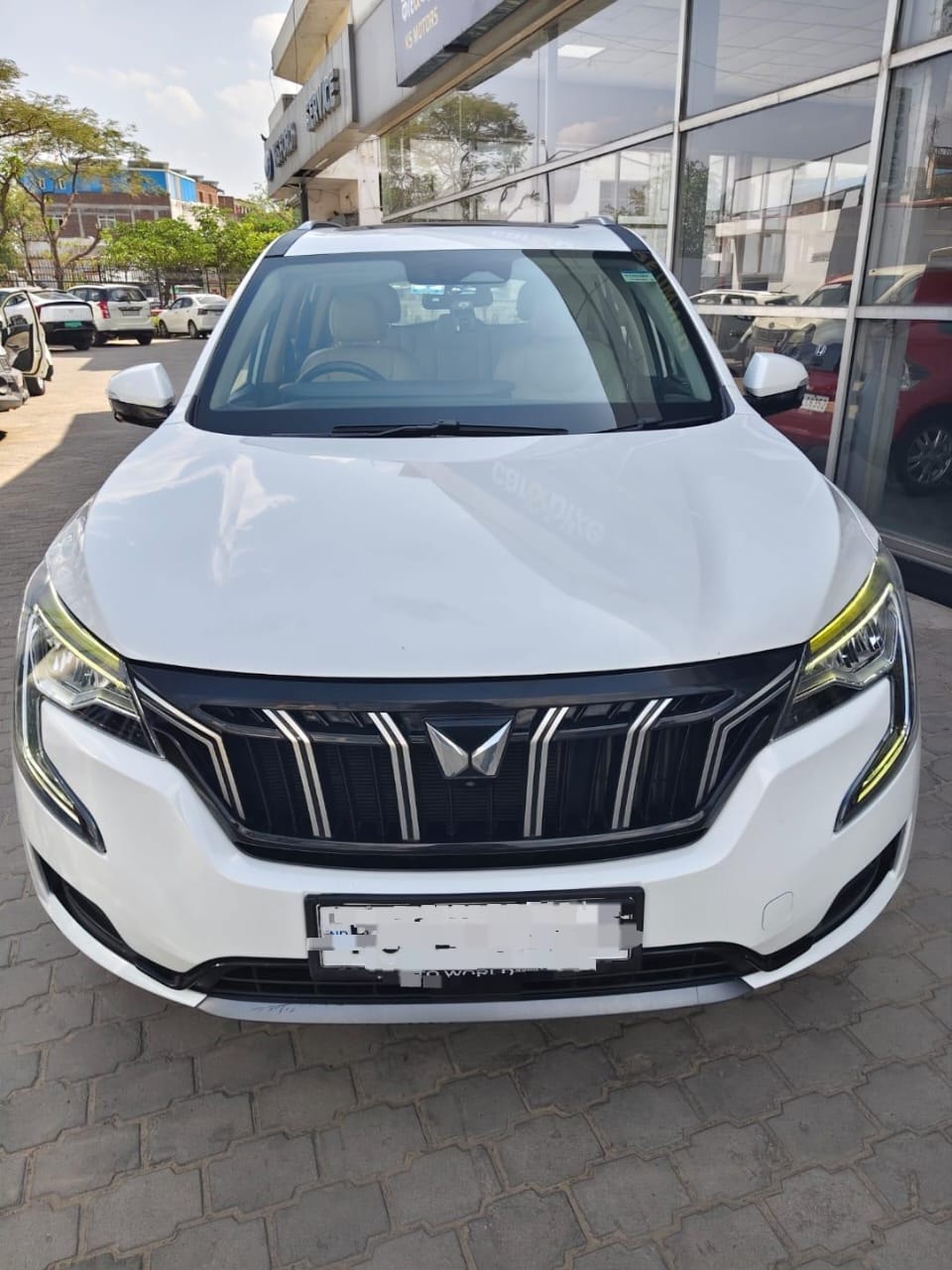 Used 2023 Mahindra XUV700 Used 2023 Mahindra XUV700